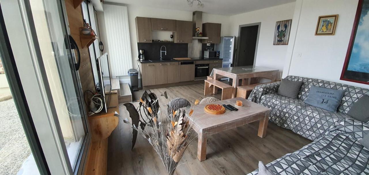 Appartement Vue Sur Mer Et Port Grandcamp-Maisy Buitenkant foto
